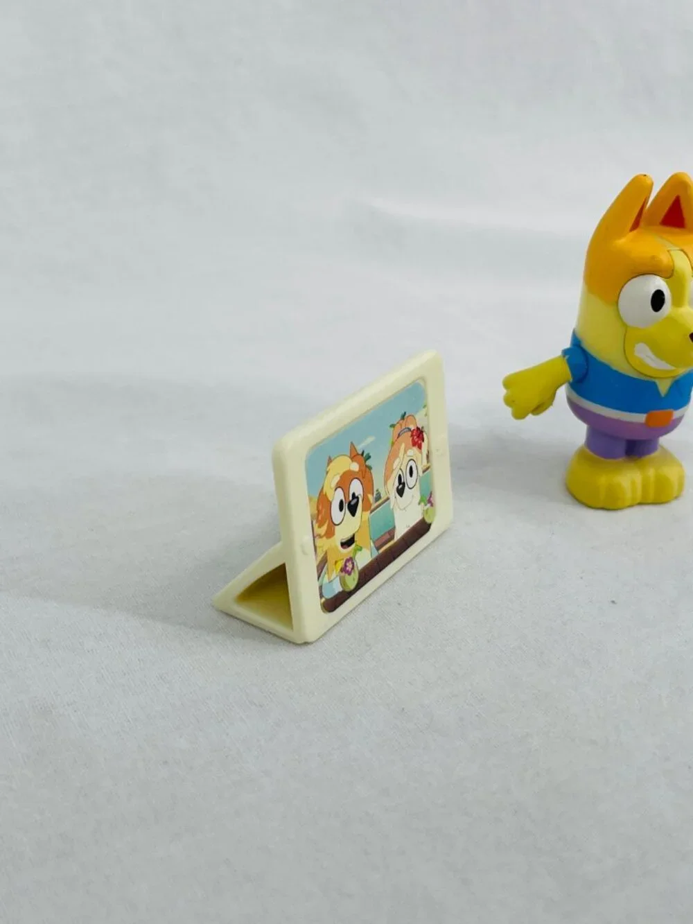 Bluey Cartoon Bingo Figurine with Picture Accessory